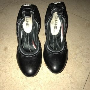 AUTHENTIC CHANEL LETHER PUMPS